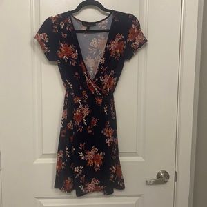 Women’s Navy Blue Floral Dress. Size Medium, Lightly Used.